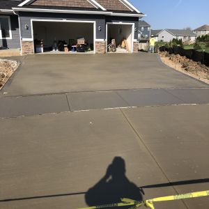 FRONT DRIVEWAY AND APPROACH