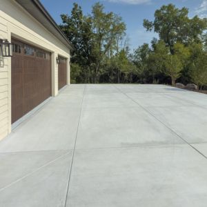 Menomonee Falls Homes - Driveway